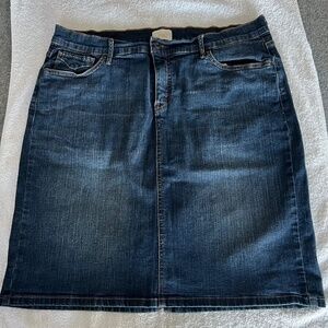 Levi’s Women's 512 Perfectly Slimming Dark Blue Denim Skirt 16